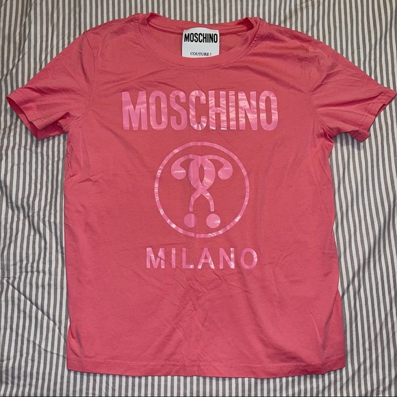 Authentic moschino t shirt, light stain on the N, barely noticeable. - Picture 1 of 8